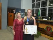 Prêmio Fama e Destaque 2022 Viviane Alves homenage