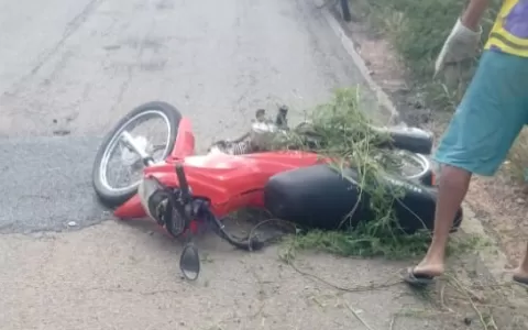Jovem sofre grave acidente de moto na BA 417 próxi