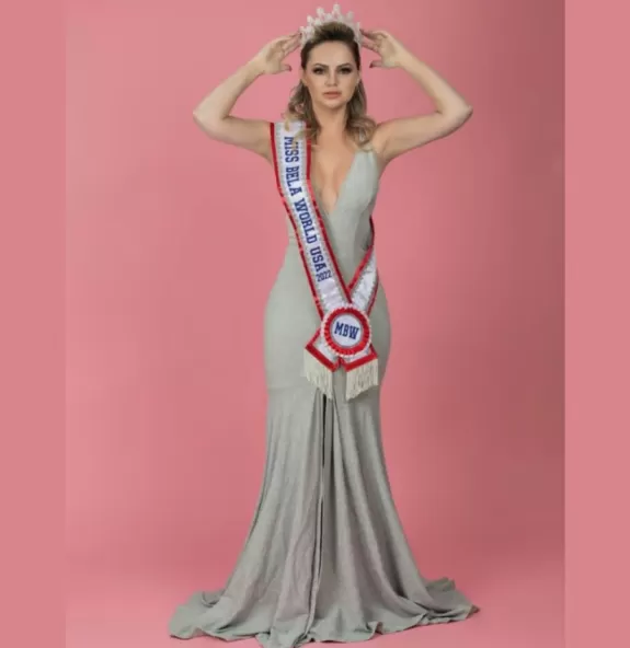 Patricia Chari é eleita a Miss Bela Word EUA
