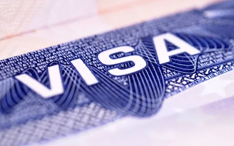 Emissão de vistos americanos para brasileiros cres