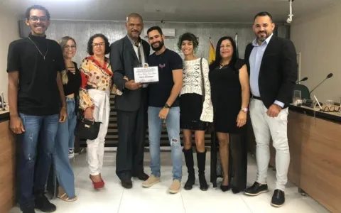 Antonio Bahia recebe título de Cidadão Serrolanden