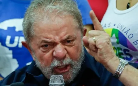 “PT pode ensinar a combater a corrupção”, diz Lula