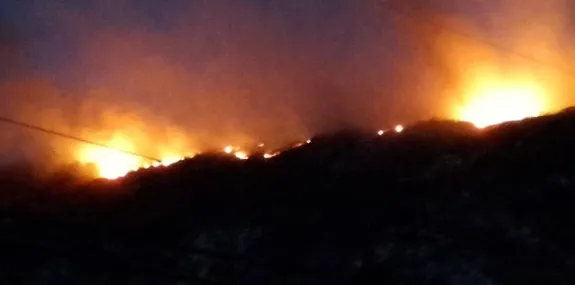 Dois incêndios florestais nas serras de Jacobina