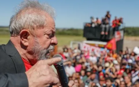 Após voto de Rosa Weber, Lula admite a aliados que