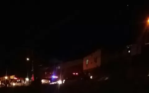 Jovem é atingido com tiros na Rua João Teixeira em