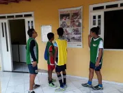 Turma Matutino de Futsal do PELC visita Biblioteca