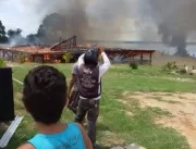População queima casa do prefeito,de vereadores e 