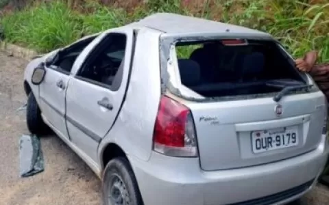 Taxista tem carro roubado após parar em rodovia pa