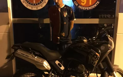 Polícia Militar prende homem com moto adulterada