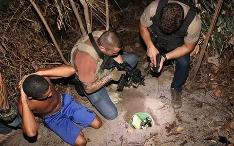 Polícia encontra esconderijo subterrâneo de droga 