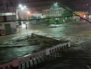 Forte chuva assusta moradores e alaga ruas de Jaco