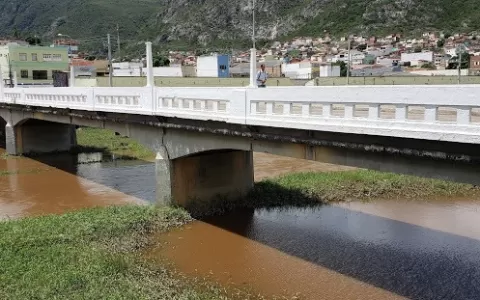Idoso de 77 anos sofre queda da Ponte Manoel Novae