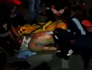 Motociclista fica ferido ao colidir com táxi em fr