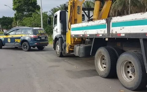 Veículo roubado é recuperado pela PRF em Ribeira d