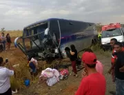 Acidente com ônibus de empresa baiana deixa 3 feri
