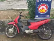 Polícia Militar recupera moto com restrição de rou