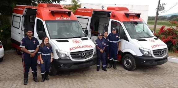 Prefeitura de Jacobina recebe duas novas ambulânci