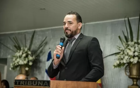 Vereador Clebinho de Silé faz denúncias na Tribuna