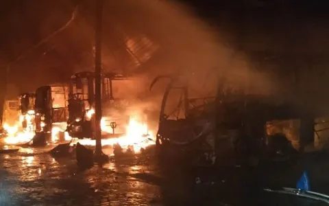 Vídeo: Homem agiu sozinho em incêndio que destruiu
