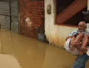 Chuva forte deixa ruas alagadas em Várzea Nova; fa