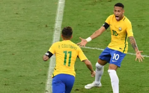 Brasil vence a Argentina no Mineirão e segue líder