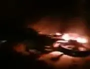 Moto pega fogo, após condutor sofrer queda na Av C