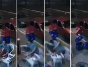 Vídeo chocante mostra homem de muleta sendo atingi