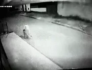 ATENÇÃO: Vídeo mostra momento em que homem mata na