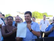 Prefeitura de Cabedelo entrega documentação e regu