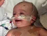 Bebê acorda do coma após 7 meses e sorri para pai,