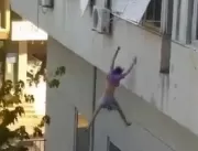 IMAGEM FORTE: Jovem pula de janela para fugir de t