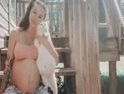 Mulher grávida resgata gata na mesma condição e el