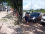 Vídeo: Homem pega esposa no carro de outro e quebr