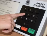 Eleitor é preso por fotografar momento do voto na 