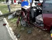Motorista derruba poste após perder controle do ca
