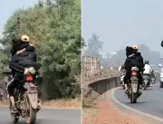 [VÍDEO] Casal é preso por circular de moto em posi