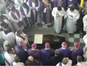 Corpo de Dom José é enterrado na Catedral Basílica