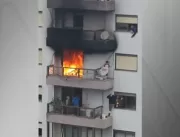 VÍDEO. Criança é resgatada de apartamento em chama