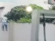 VÍDEO: Pacientes pulam muro do Complexo Juliano Mo