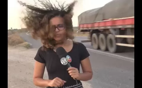 Ventania assanha cabelo de repórter na Paraíba dur
