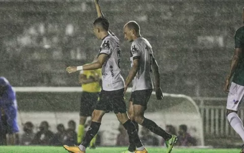 Botafogo-PB goleia o Manaus e volta a liderança do