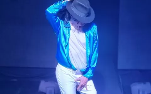 Cover de Michael Jackson faz live nesta sexta em h