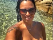 Ex-BBB publica foto nua em cachoeira