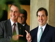 Bolsonaro está brincando de presidir o país, diz M