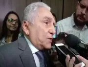 Prefeito de Patos renuncia ao cargo e presidente d