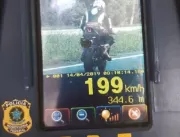 Na Paraíba, PRF flagra motociclista a 199km/h na B
