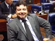 Deputado Artur Filho reassume mandato e deixa Raon