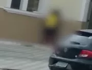 Vídeo: casal é flagrado fazendo sexo na calçada de