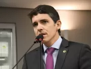 Deputado de oposição elogia postura de João Azevêd