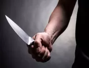 Homem é preso após matar padrasto a facadas na fre